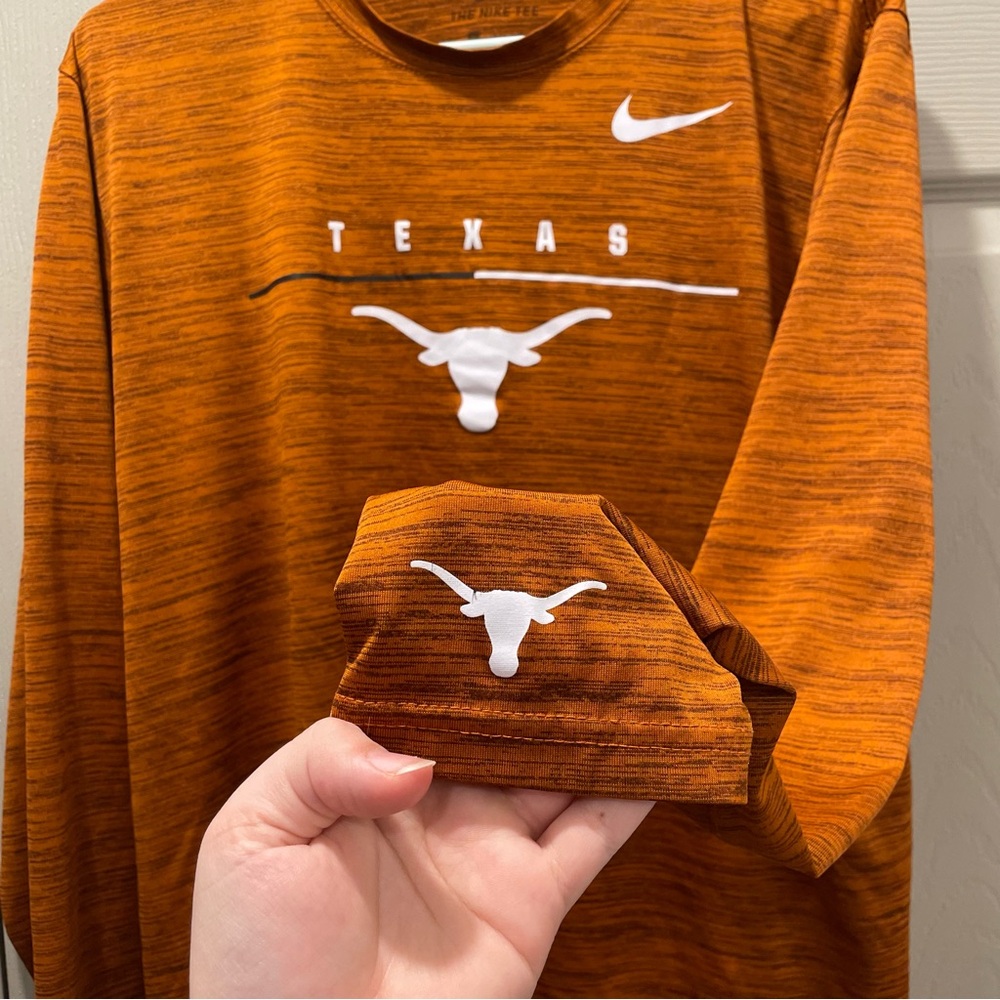 Hard To Find | Texas Longhorns | The Nike Tee | Longsleeve | Velocity | Dri-Fit - Picture 2 of 8